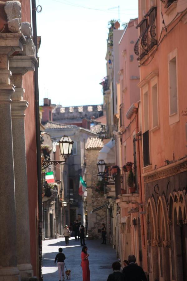 Casa Capri Lägenhet Giardini Naxos Exteriör bild