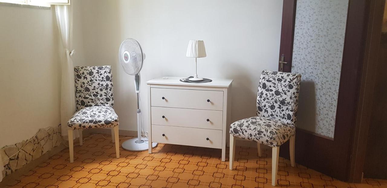 Casa Capri Lägenhet Giardini Naxos Exteriör bild