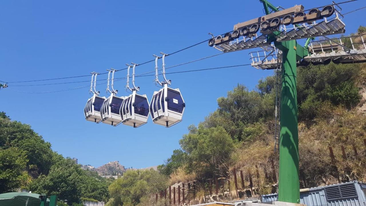 Casa Capri Lägenhet Giardini Naxos Exteriör bild