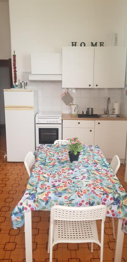 Casa Capri Lägenhet Giardini Naxos Exteriör bild